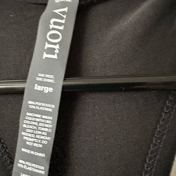 Vuori Black Lux Jumpsuit Razor-Back Elastic Waistband Tank Romper NWOT Large - Picture 3 of 3